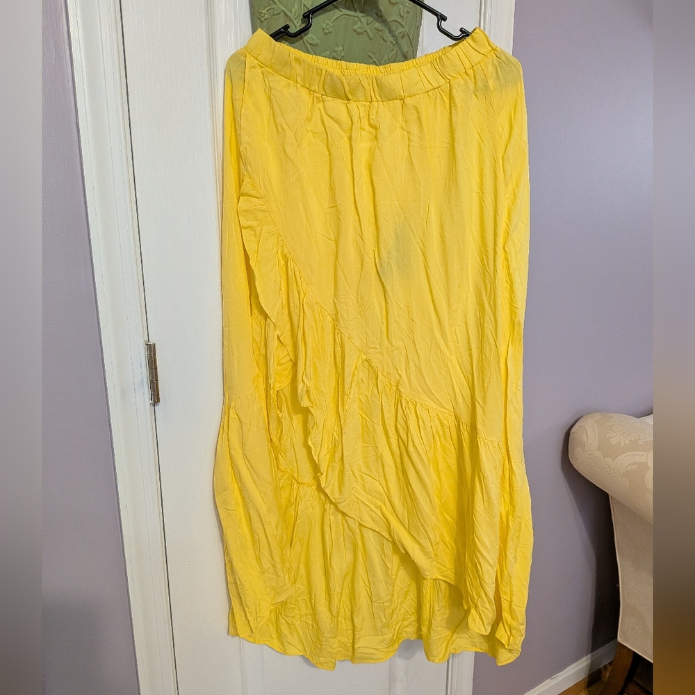 HALARA Yellow Ruffle Maxi Skirt